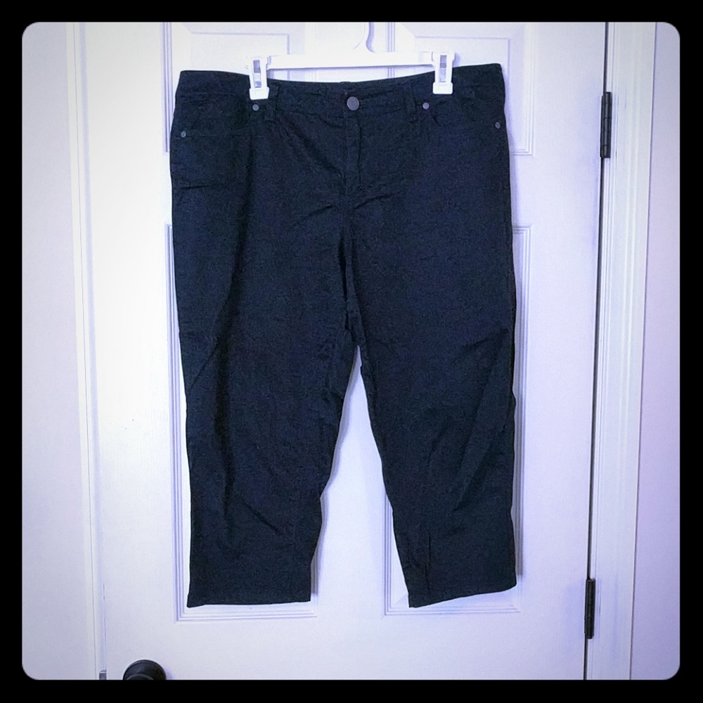Navy Capris